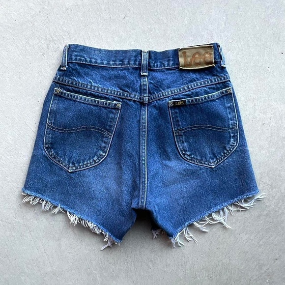 vintage 90s lee mid wash jean shorts 🍓 - Picture 2 of 6